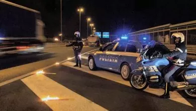 Doi camionagii arestați în Italia pentru documente de identitate false