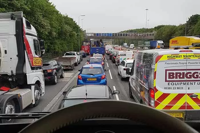 Marea Britanie ar putea introduce taxarea per milă pentru camioane