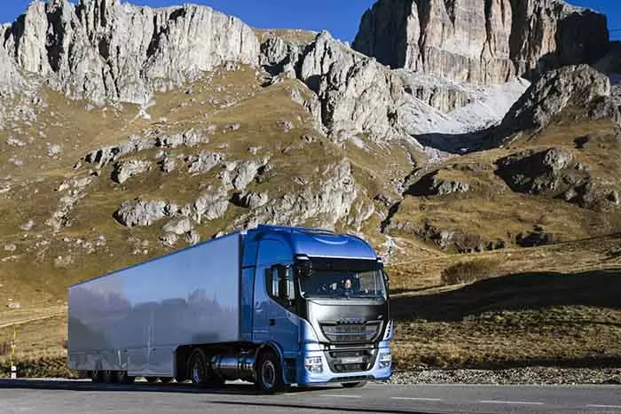 Noul Stralis NP 460 vine la pachet cu trei servicii digitale inovatoare