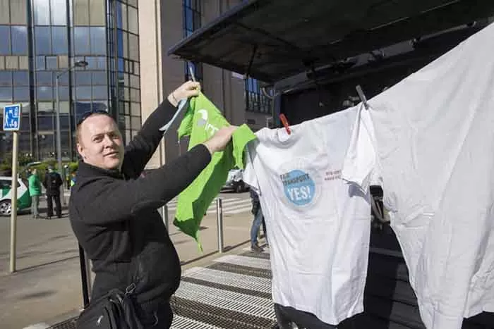 Șase întrebări adresate Comisiei Europene de un șofer de camion român