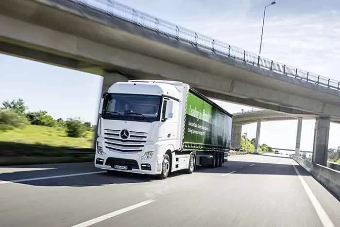 Divizia de camioane Daimler rămâne lider al pieței locale de camioane pentru al 4-lea an consecutiv