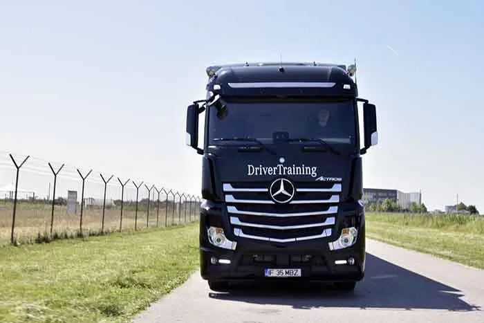 Mercedes-Benz România a instruit aproximativ 1.300 de șoferi în 2017