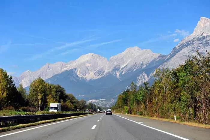 Limitarea camioanelor prin pasul Brenner poate încălca libera circulație a mărfurilor