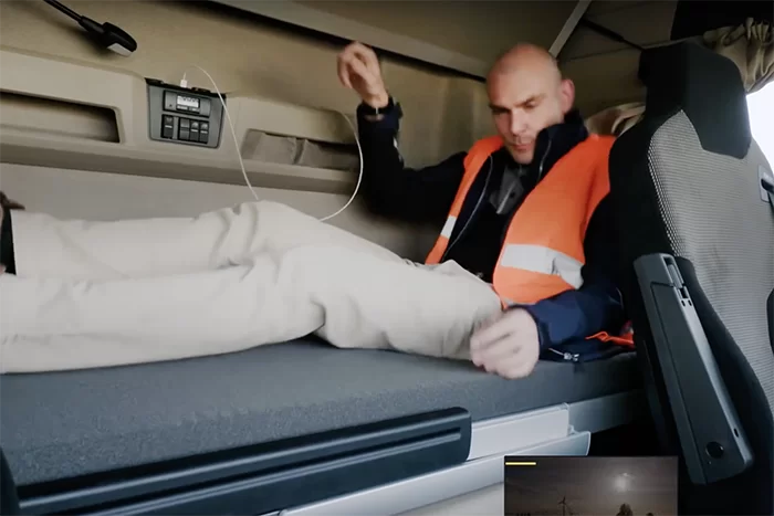 Doi europarlamentari au experimentat viața de șofer de camion (VIDEO)