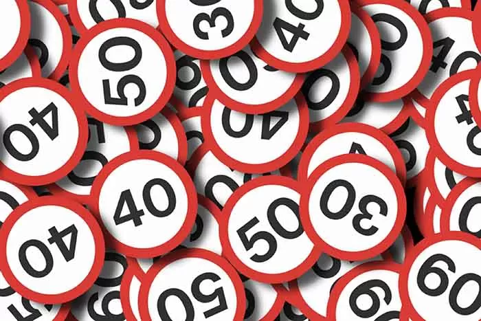 Viteza neadecvată este responsabilă pentru aproape 30% din accidentele rutiere fatale 1 Viteza neadecvată este responsabilă pentru aproape 30% din accidentele rutiere fatale