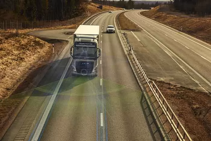 Noi sisteme de asistență pentru șoferi, bazate pe direcția dinamică Volvo