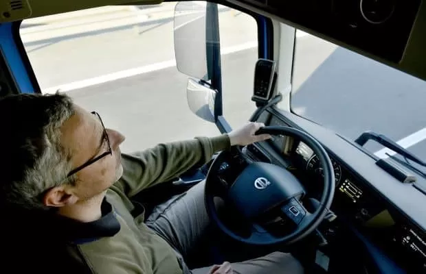 Liber-profesioniștii, inclusiv din transport, mai bine protejați în Spania