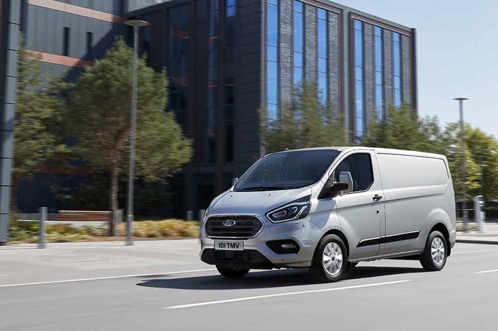 Ford a lansat versiunea Transit Custom PHEV