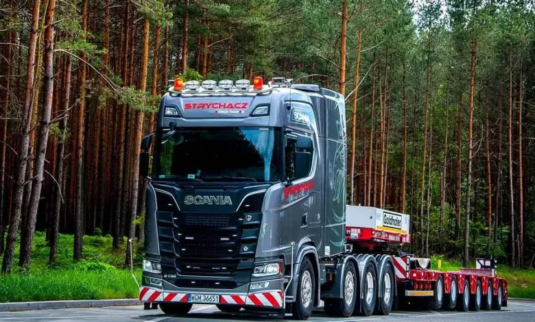 Primul camion Scania S 730 8x4/4 pentru transport agabaritic livrat în Polonia