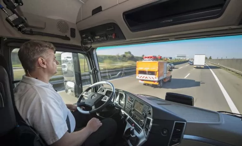 Daimler investește jumătate de miliard de euro pentru dezvoltarea camioanelor autonome Nivel 4