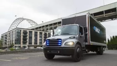 Compania Penske operează primul camion electric Freightliner eM2 din SUA