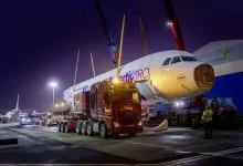 Un Airbus A320 transportat rutier cu un remorcher Actros 4163 SLT 8 Un Airbus A320 transportat rutier cu un remorcher Actros 4163 SLT