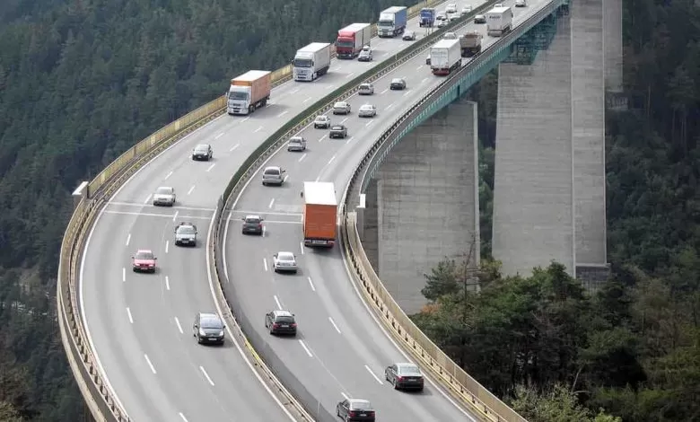 Cărăușii europeni cer ajutorul Comisiei Europene în problema tranzitului de camioane din Tirolul austriac