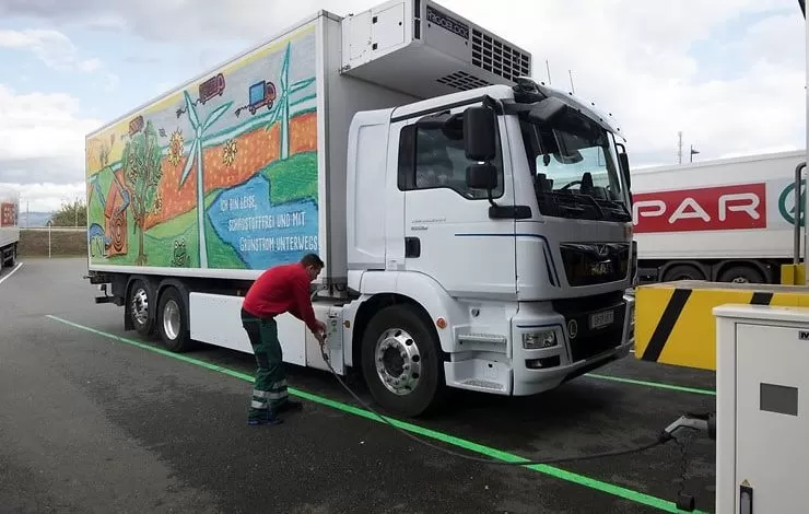 SPAR scade emisiile flotei cu ajutorul camionului electric MAN eTGM 26.360 1 SPAR scade emisiile flotei cu ajutorul camionului electric MAN eTGM 26.360