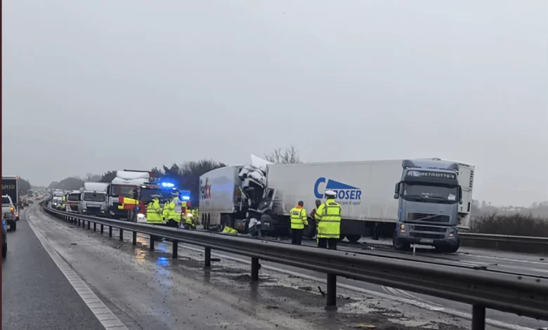 Accident în lanț pe autostrada M11 din Marea Britanie