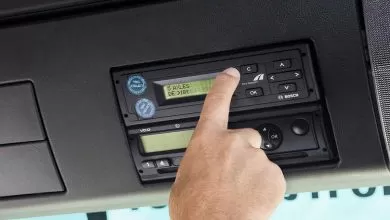 Setați corect clasa de greutate și numărul de axe în aparatul de bord Toll Collect