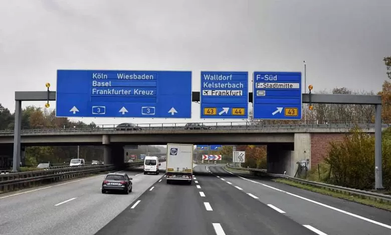 Limitarea vitezei pe întreaga rețea de autostrăzi din Germania ar fi salvat 140 de vieți, anual