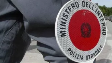 Depășirea vitezei și cititul ziarului pe volan în timpul mersului dăunează grav portofelului în Italia 7 Depășirea vitezei și cititul ziarului pe volan în timpul mersului dăunează grav portofelului în Italia