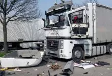 Șofer de camion grav rănit după ce butelia cu propan din cabină a explodat 11 Șofer de camion grav rănit după ce butelia cu propan din cabină a explodat