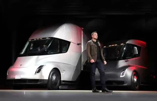 Camioanele electrice nu au sens nici din punct de vedere ecologic și nici economic, spun experții