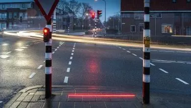 Semafoare integrate în asfalt pentru protecția pietonilor dependenți de telefoanele mobile