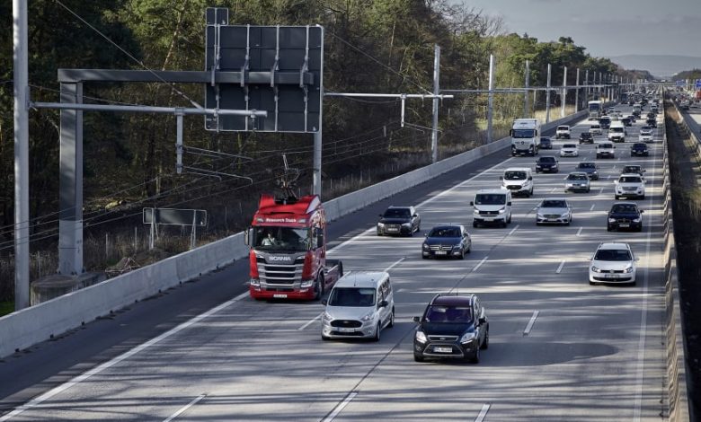 Au început testele pe primii 5 kilometri de autostradă electrificată din Germania