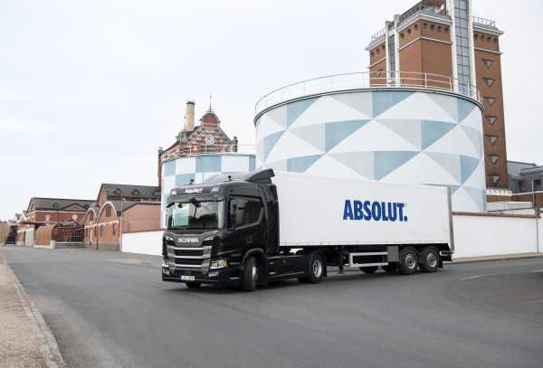 Parteneriat pe termen lung: povestea producătorului Scania și a companiei producătoare de vodcă Absolut
