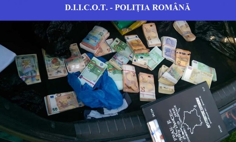 Șoferi de camion români vizați într-o anchetă europeană de trafic de migranți și spălare de bani
