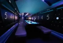 Educație financiară la bordul unui NEOPLAN Skyliner special personalizat