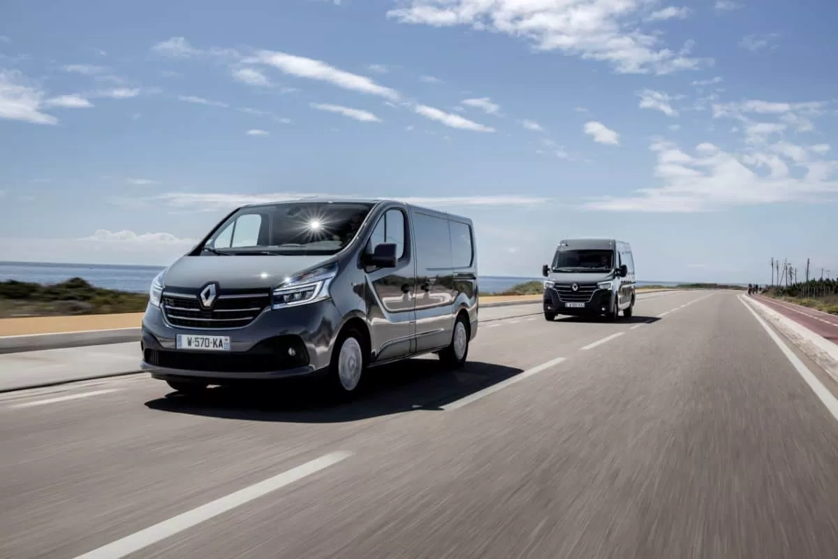 21227683 2019 New Renault MASTER and New Renault TRAFIC press tests in Portugal