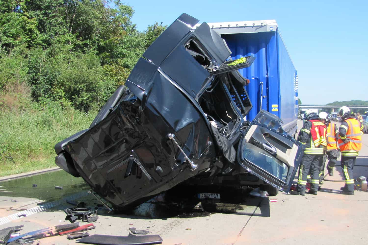 Germania: Un șofer belorus de camion mort în urma unui accident pe A7 3 Germania: Un șofer belorus de camion mort în urma unui accident pe A7