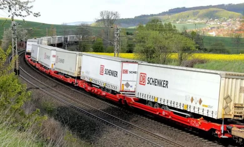 Alimentarea cu tensiune a trenurilor din Germania afectată de un soldat american care făcea plajă