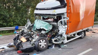 Șoferul unui furgonete cu prelată și-a pierdut viața într-un accident rutier pe A 7 din Germania