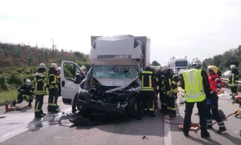 Șoferul unei comerciale ușoare a murit într-un accident pe A 61 din cauza lucrărilor 1 Șoferul unei comerciale ușoare a murit într-un accident pe BAB 61 din cauza lucrărilor