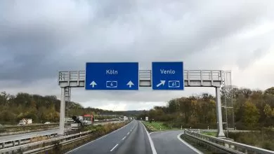 Un șofer ucrainean a distrus 1.5 km de covor asfaltic proaspăt turnat pe A4 în Germania