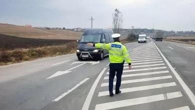Peste 1.000 de vehicule care efectuau transport neautorizat de persoane, depistate de Poliția Română 15 Peste 1.000 de vehicule care efectuau transport neautorizat de persoane, depistate de Poliția Română