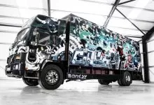 Volvo FL6 pictat de artistul Bansky va fi scos la licitație de casa Bonhams 11 Volvo FL6 pictat de artistul Bansky va fi scos la licitație de casa Bonhams