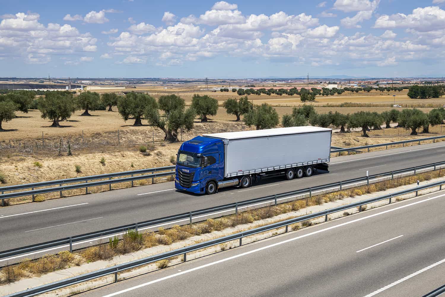 IVECO S-Way introduce o nouă dimensiune a conectivității care reduce costurile totale de operare 4 05