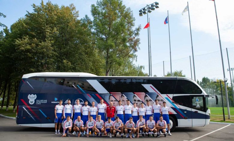 Echipa națională de fotbal a Rusiei călătorește cu un Neoplan Cityliner