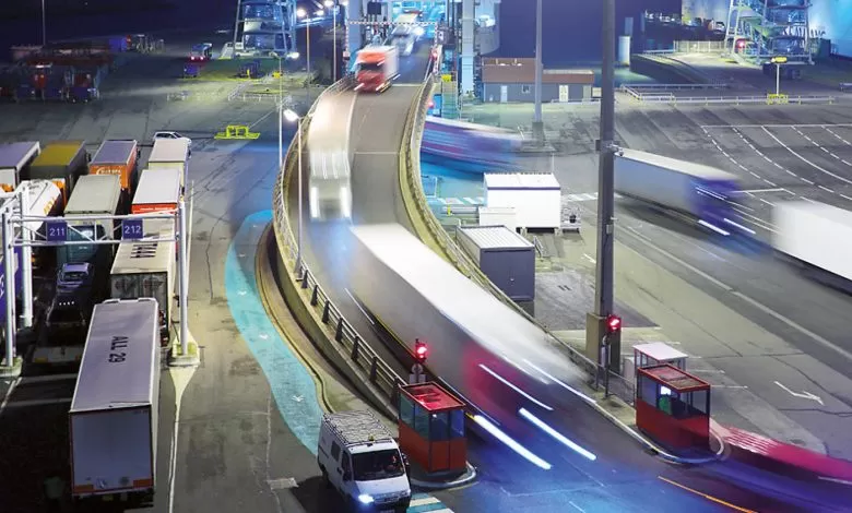 Poliția franceză a arestat doi șoferi de camion români la Calais