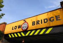 Număr mare de incidente raportat în zona podurilor cu înălțimi joase în Marea Britanie