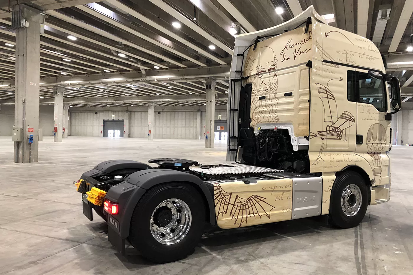 TGX Leonardo esterno2