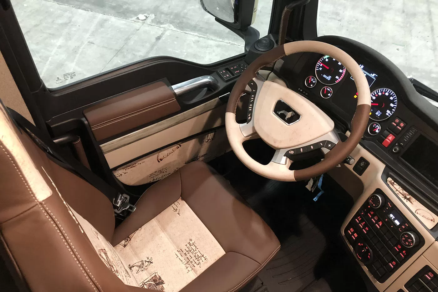 TGX Leonardo plancia