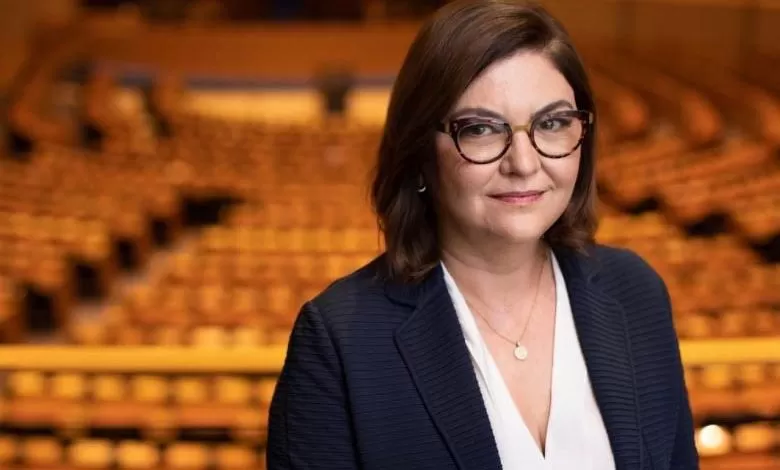 Adina Vălean avizată favorabil în comisiile TRAN și JURI ale Parlamentului European