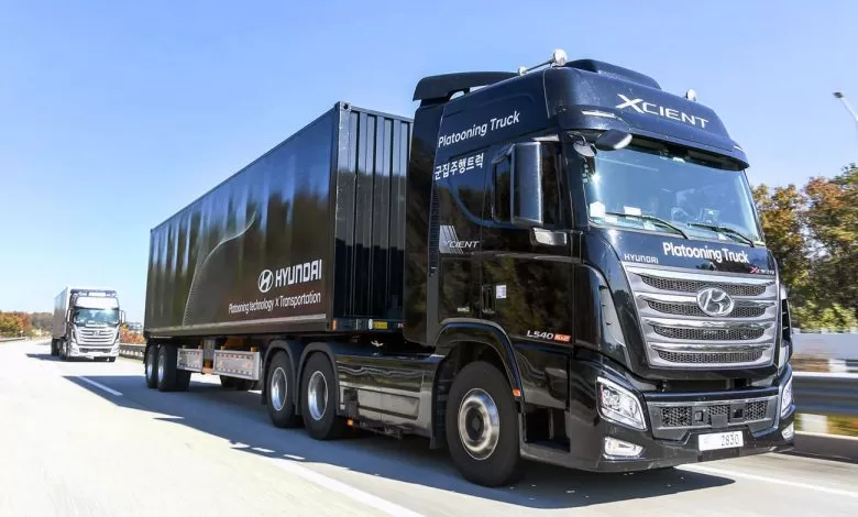 Hyundai a finalizat cu succes primul test cu camioane conectate în pluton 1 Hyundai a finalizat cu succes primul test cu camioane conectate în pluton