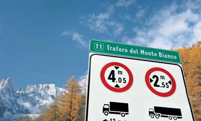 Din 2020, cresc taxele de trecere pentru camioane la tunelul rutier Mont Blanc 1 Din 2020, cresc taxele de trecere pentru camioane la tunelul Mont Blanc