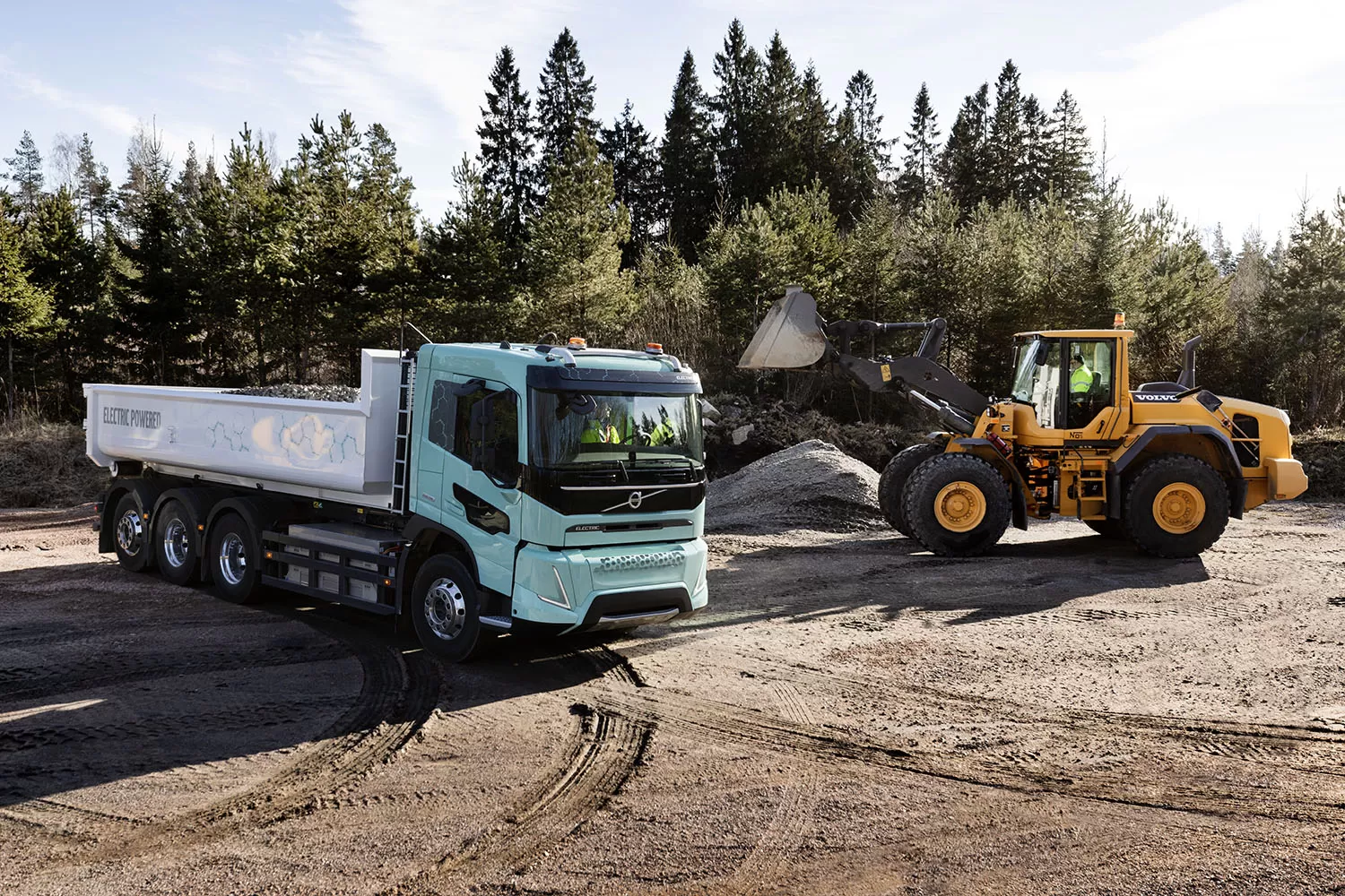 Volvo va dezvolta camioane electrice pentru construcții și transport regional