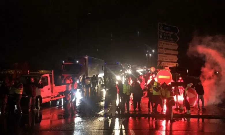 Mai multe sindicate din transport vor protesta pe 16 decembrie în Franța