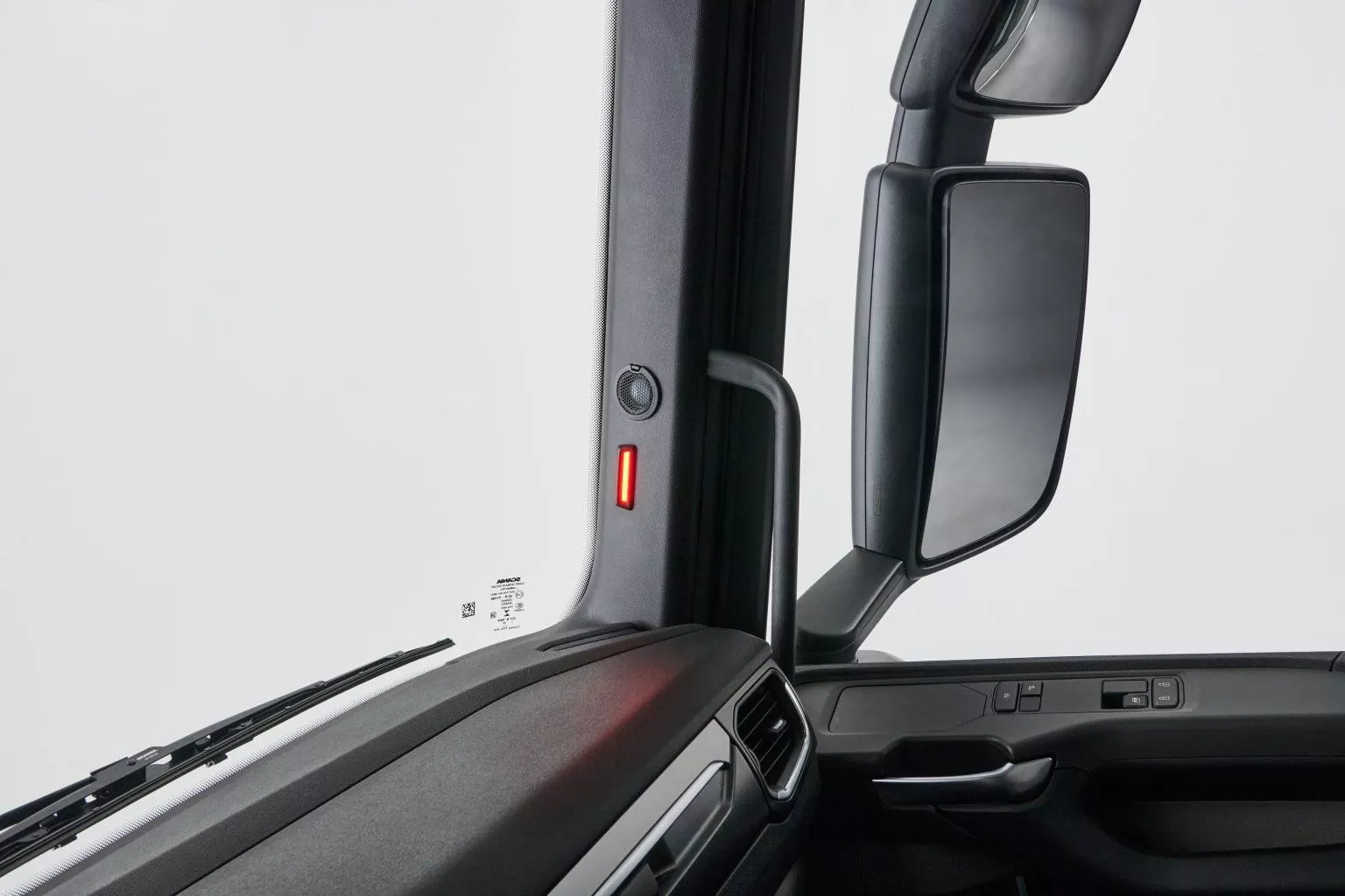 Scania va introduce un nou sistem de monitorizare a unghiului mort 3 Scania va introduce un nou sistem de monitorizare a unghiului mort
