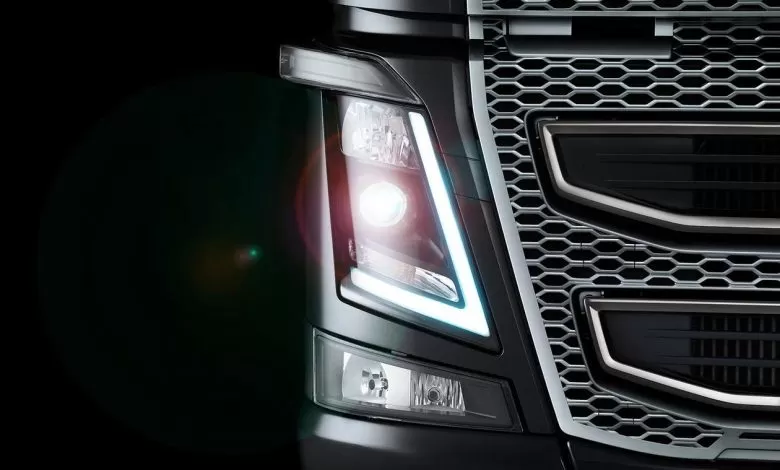 Design-ul farurilor camioanelor Volvo a fost inspirat de gheață